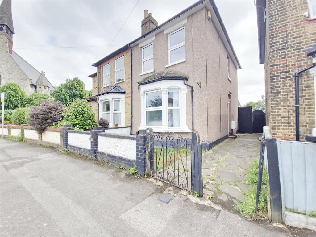 2 bed Semi-Detached House for rent in Romford. From Balgores Lettings Ltd - Romford