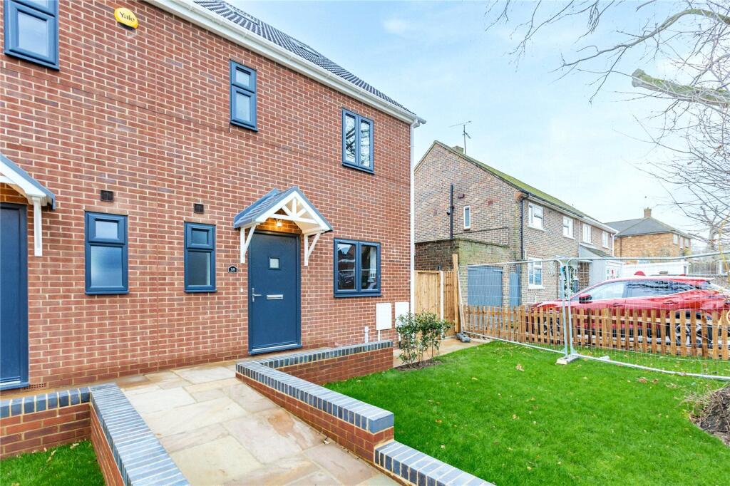 4 bed End of Terrace for rent in Noak Hill. From Balgores - Romford Lettings