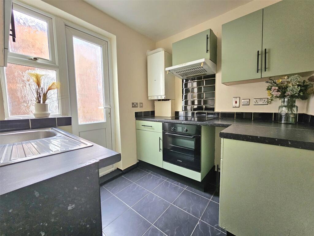 2 bed Apartment for rent in Romford. From Balgores - Romford Lettings