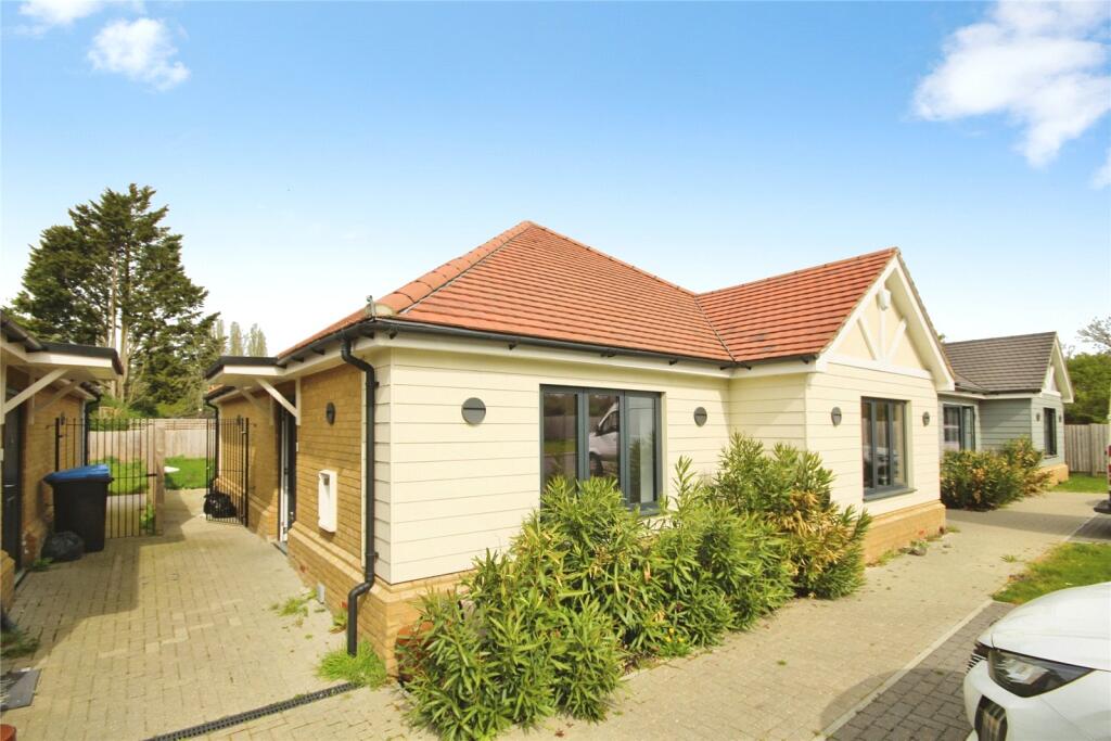 3 bed Bungalow for rent in Stapleford Abbotts. From Balgores - Romford Lettings