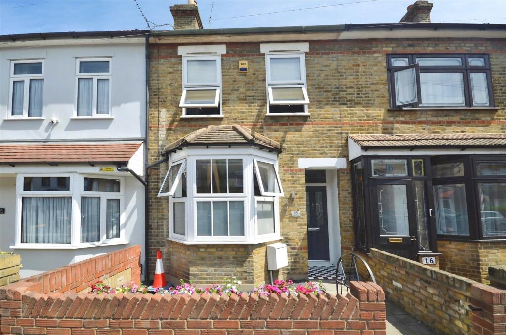 3 bed Mid Terraced House for rent in Romford. From Balgores Letting Ltd