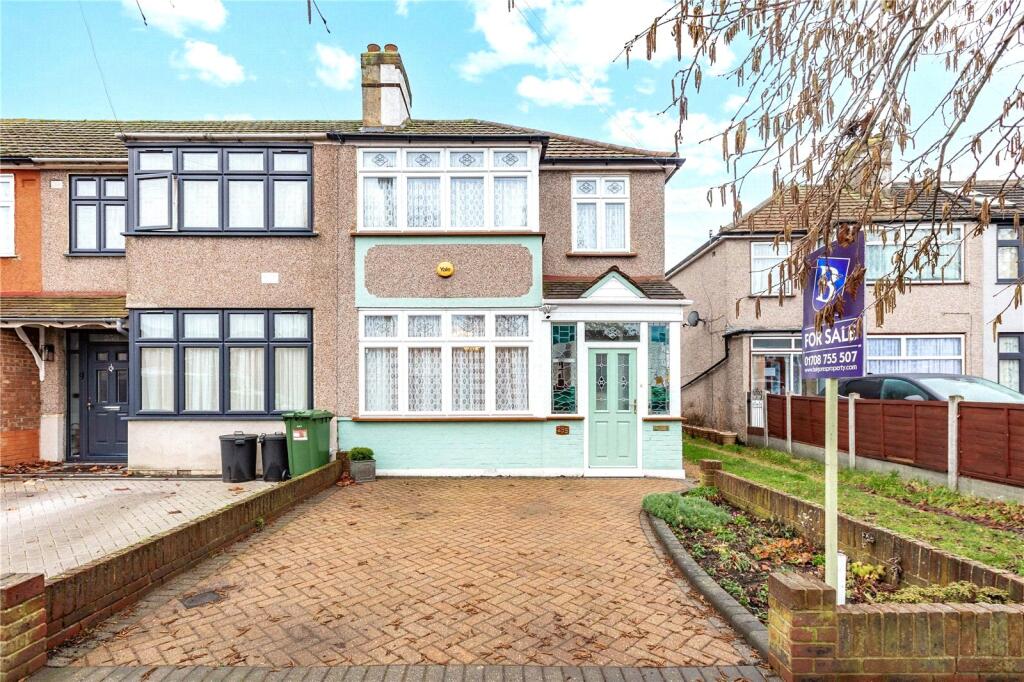3 bed End of Terrace for rent in Romford. From Balgores Letting Ltd 3 bed End of Terrace for rent in Romford. From Balgores Letting Ltd