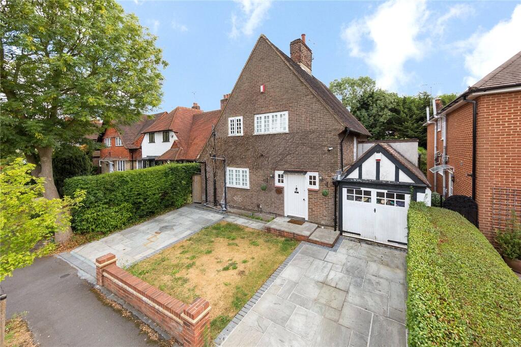 3 bed Detached for rent in Romford. From Balgores Letting Ltd