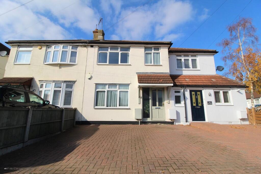 3 bed Mid Terraced House for rent in Romford. From Balgores Letting Ltd