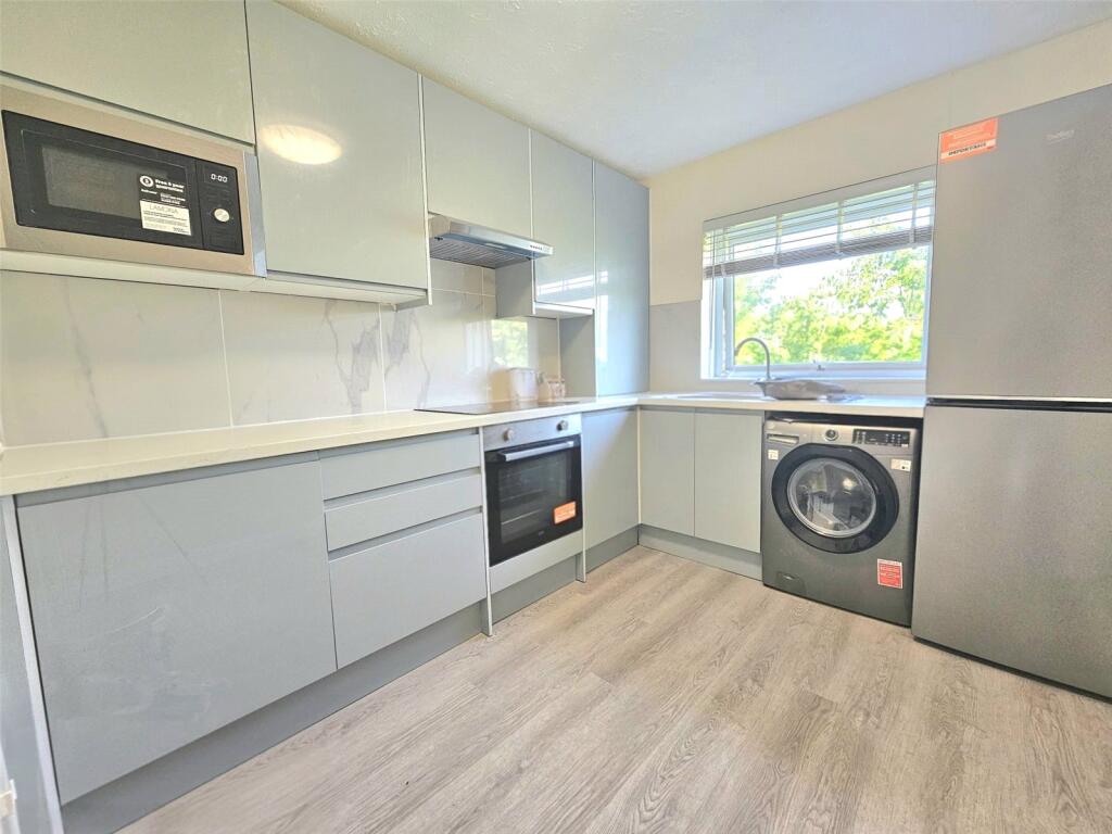 2 bed Apartment for rent in Romford. From Balgores Letting Ltd