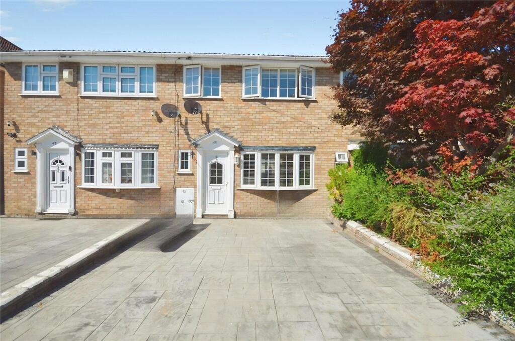 3 bed Mid Terraced House for rent in Romford. From Balgores Letting Ltd