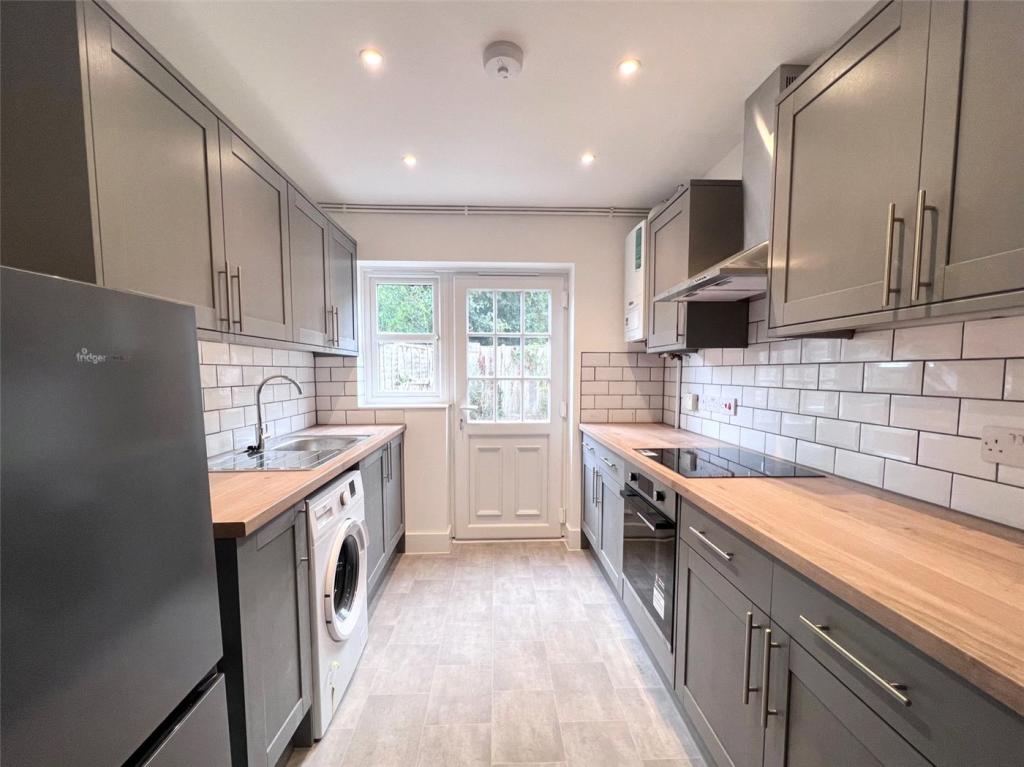 3 bed Mid Terraced House for rent in Surbiton. From Winkworth - Surbiton