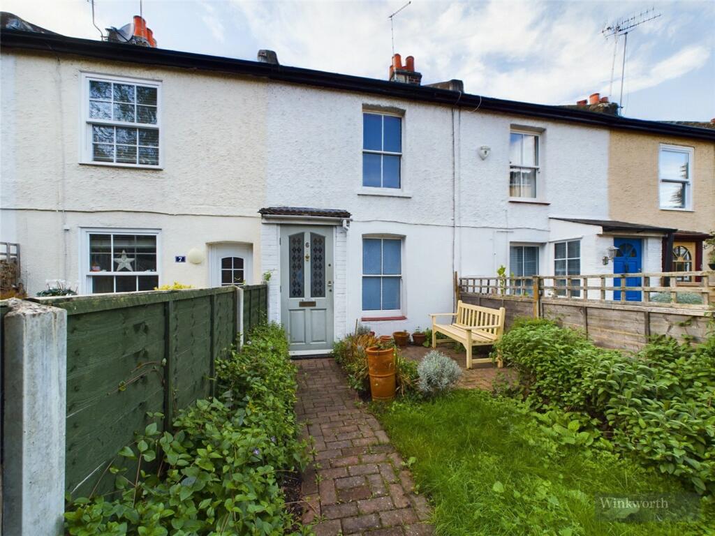 2 bed Mid Terraced House for rent in Surbiton. From Winkworth - Surbiton