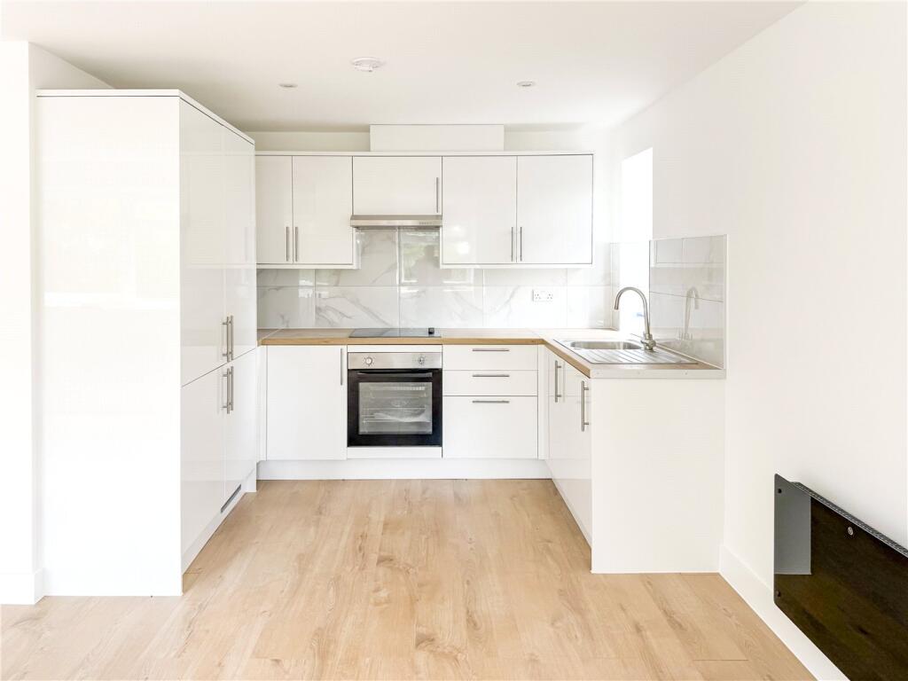 1 bed Apartment for rent in Weybridge. From Winkworth - Surbiton