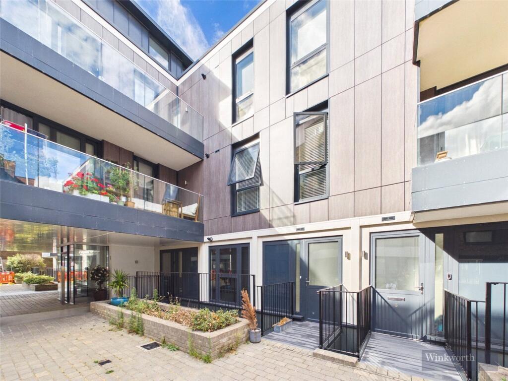 3 bed Apartment for rent in Surbiton. From Winkworth - Surbiton