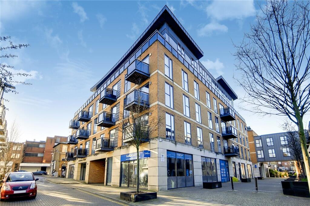 2 bed Apartment for rent in Surbiton. From Winkworth - Surbiton