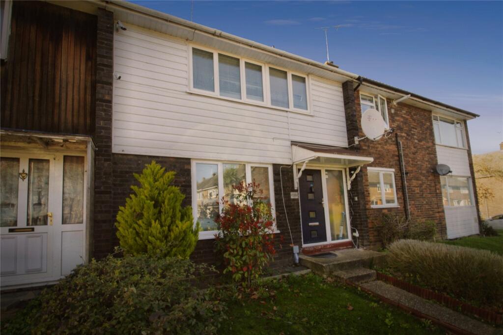 3 bed Mid Terraced House for rent in Basildon. From Balgores Basildon Ltd - Lettings