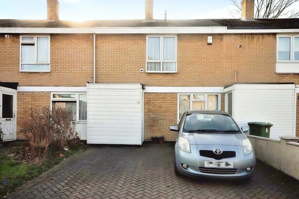 2 bed Mid Terraced House for rent in Basildon. From Balgores Basildon Ltd - Lettings