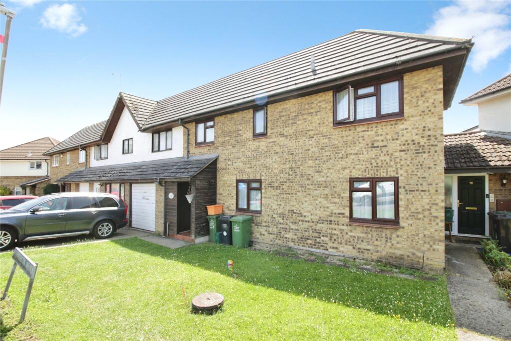 2 bed Mid Terraced House for rent in Basildon. From Balgores Basildon Ltd - Lettings