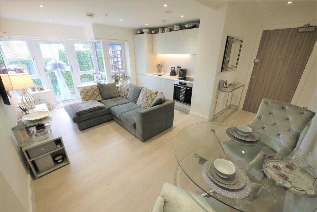 1 bed Apartment for rent in South Weald. From Balgores Hayes - Brentwood Lettings
