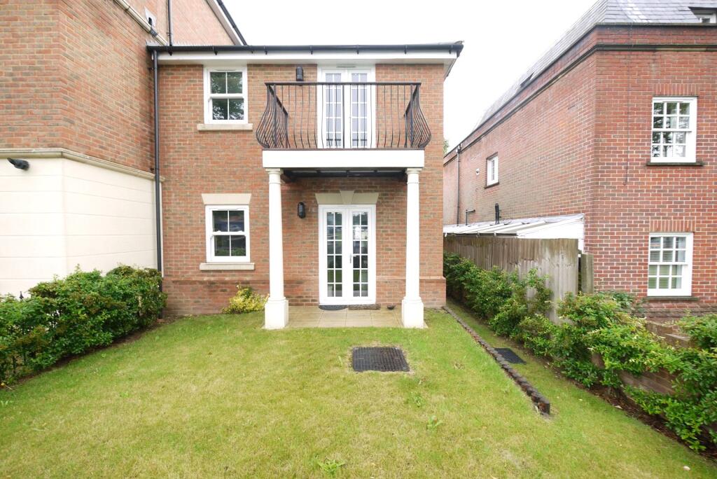 2 bed End of Terrace for rent in Brentwood. From Balgores Hayes - Brentwood Lettings