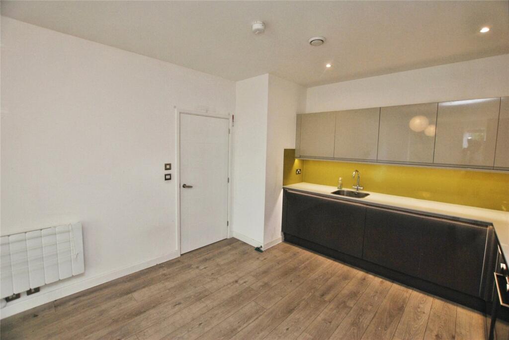 2 bed Apartment for rent in Sandon. From Balgores Essex Ltd. - Chelmsford Lettings
