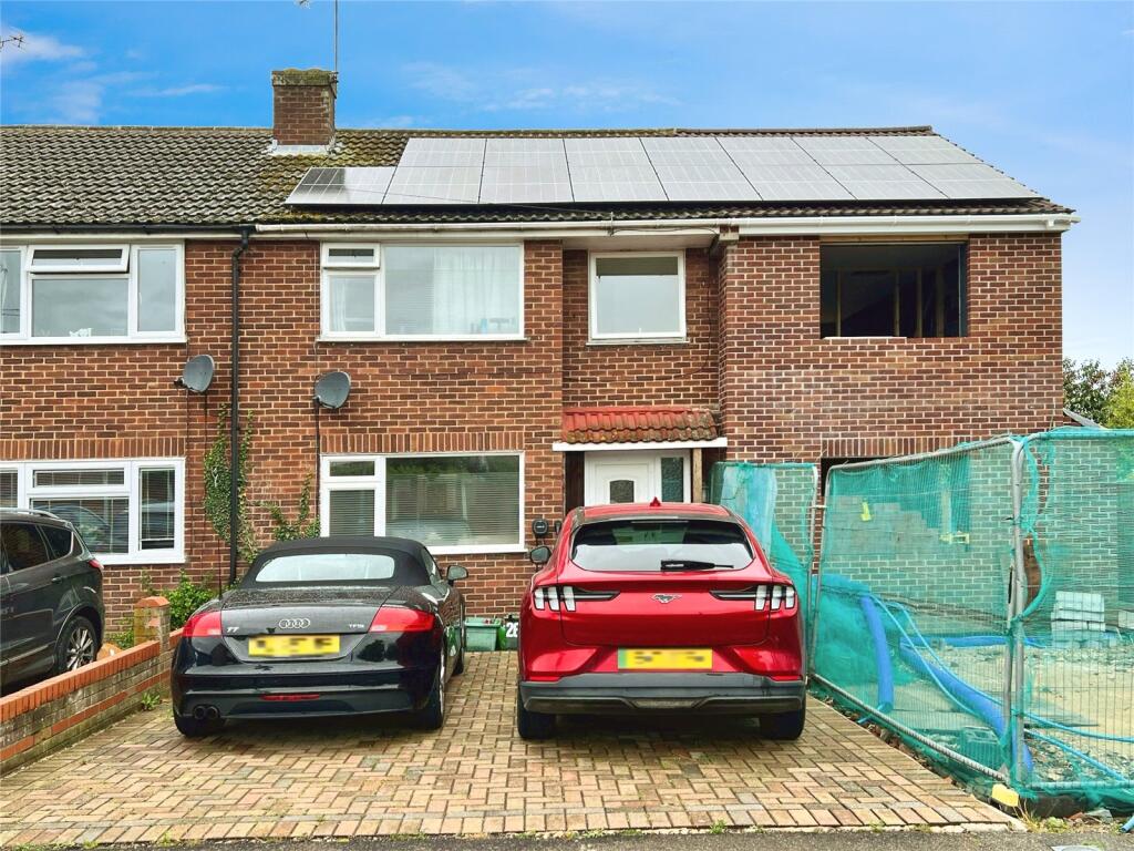 3 bed Mid Terraced House for rent in Sandon. From Balgores Essex Ltd. - Chelmsford Lettings