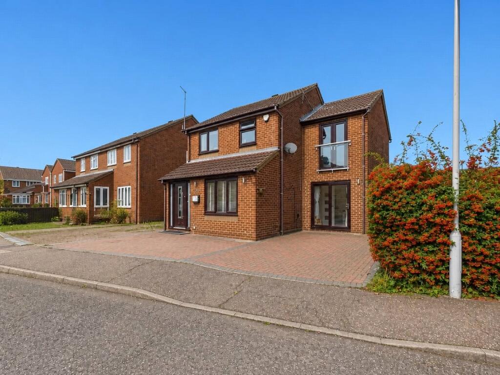 4 bed Detached for rent in Broomfield. From Balgores Essex Ltd. - Chelmsford Lettings