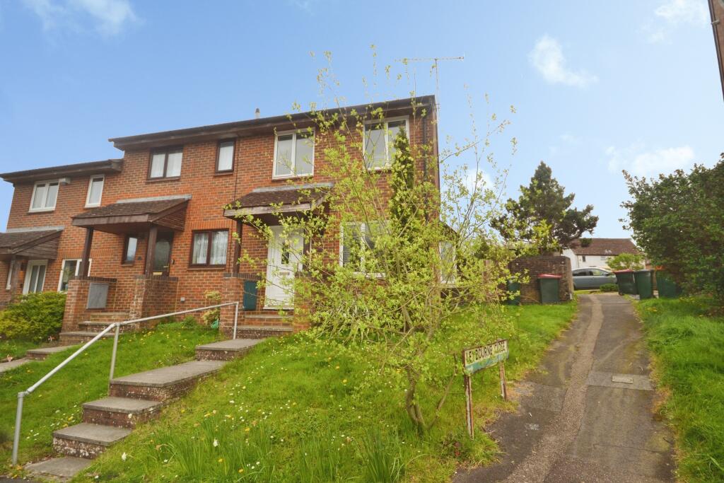 3 bed End of Terrace for rent in Crawley. From Northwood - Crawley