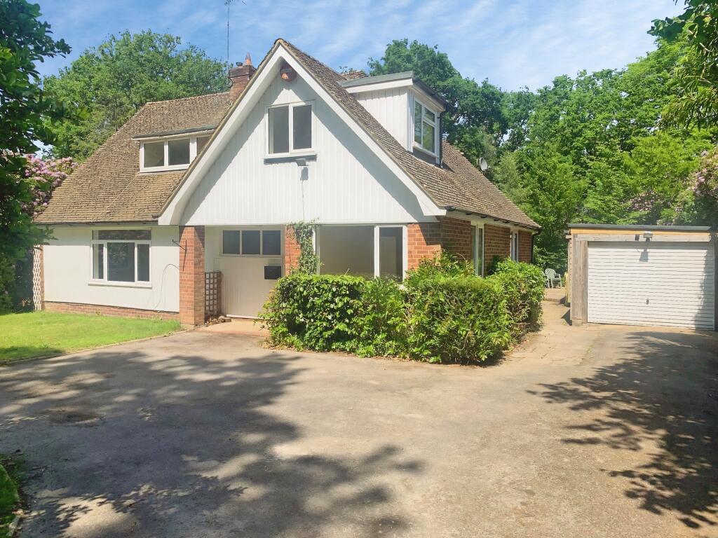 5 bed Detached for rent in Copthorne. From Northwood - Crawley