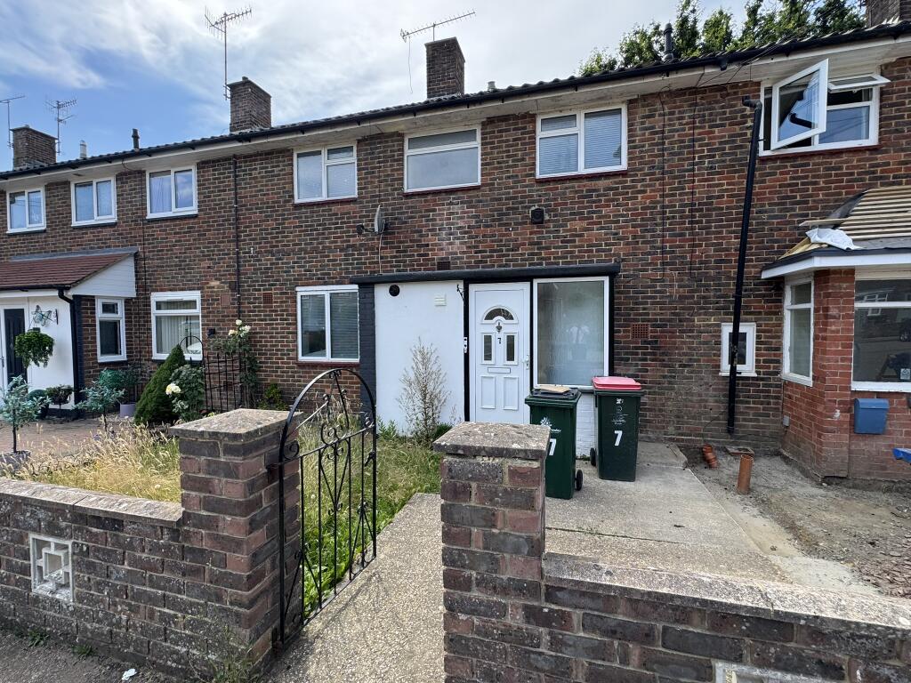 3 bed Mid Terraced House for rent in Crawley. From Northwood - Crawley 3 bed Mid Terraced House for rent in Crawley. From Northwood - Crawley