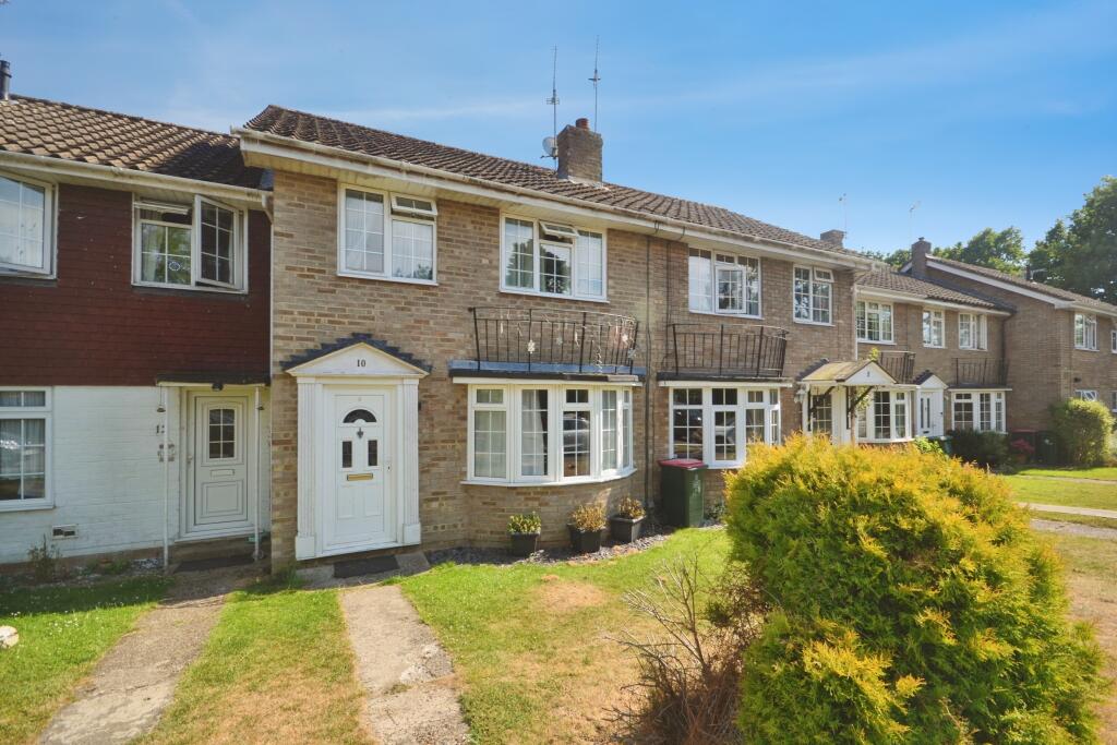 3 bed Mid Terraced House for rent in Ifieldwood. From Northwood - Crawley 3 bed Mid Terraced House for rent in Ifieldwood. From Northwood - Crawley