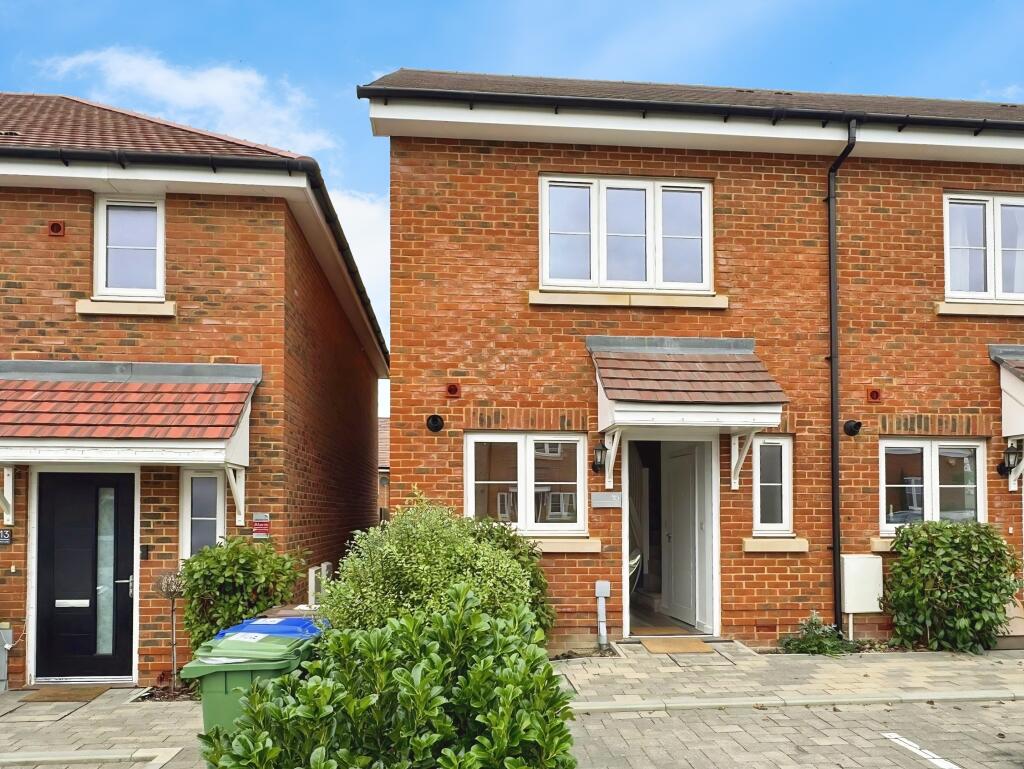 2 bed End of Terrace for rent in Faygate. From Northwood - Crawley 2 bed End of Terrace for rent in Faygate. From Northwood - Crawley