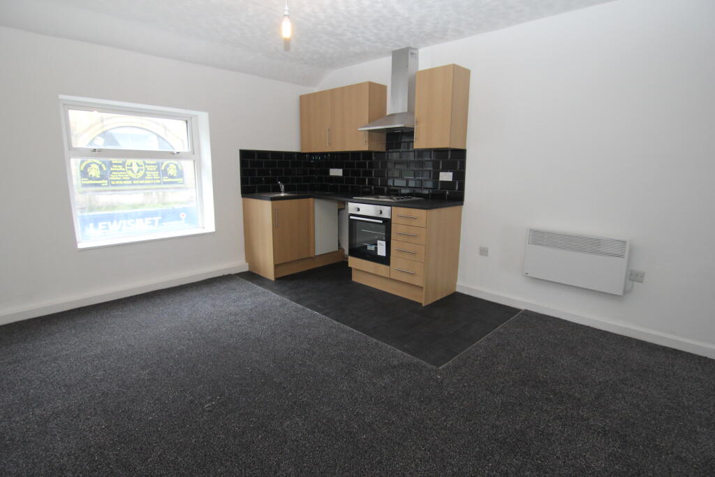 1 bed 1st Floor Flat for rent in Oldham. From Saltsman & co - Droylsden