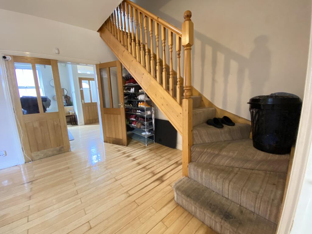 2 bed Mid Terraced House for rent in Droylsden. From Saltsman & co - Droylsden 2 bed Mid Terraced House for rent in Droylsden. From Saltsman & co - Droylsden