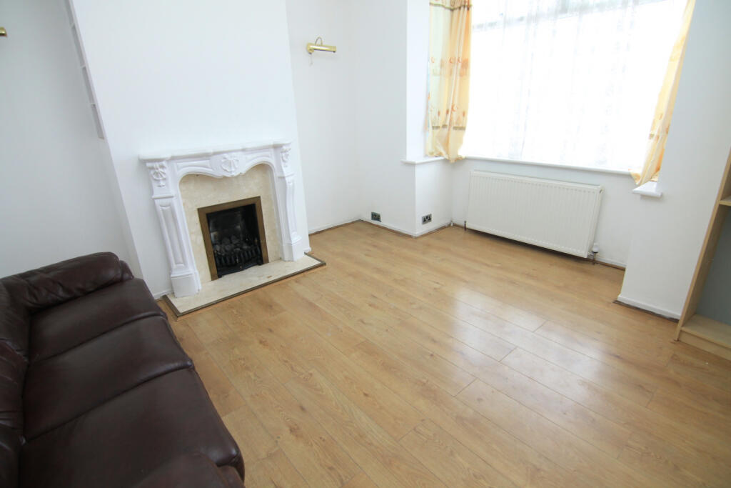2 bed Semi Detached for rent in Droylsden. From Saltsman & co - Droylsden