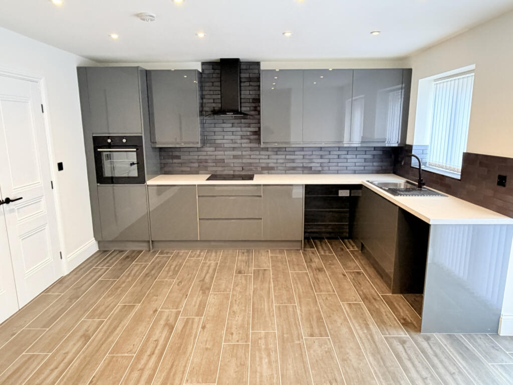 4 bed Semi Detached for rent in Droylsden. From Saltsman & co - Droylsden