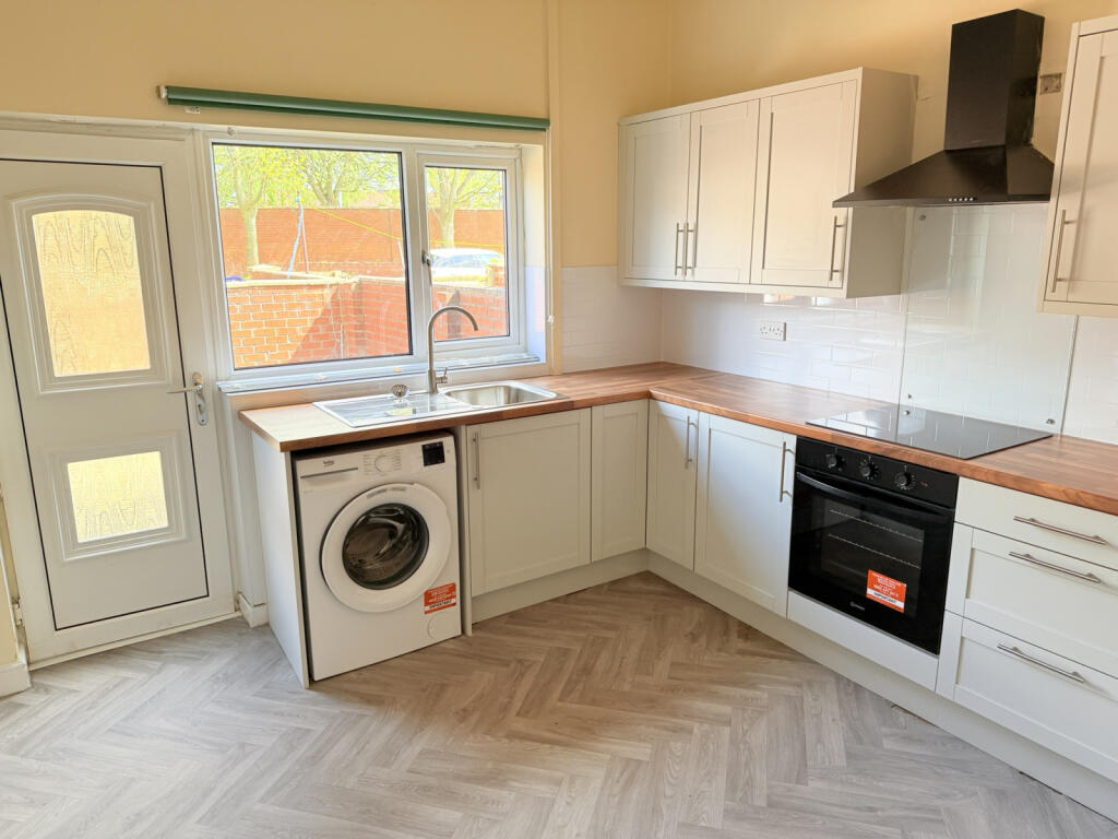 2 bed Mid Terraced House for rent in Denton. From Saltsman & co - Droylsden