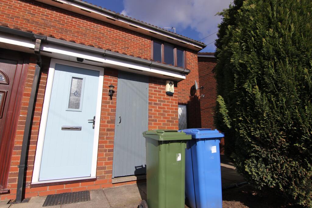 1 bed Annexe for rent in Denton. From Saltsman & Co Estate Agents Oldham 1 bed Annexe for rent in Denton. From Saltsman & Co Estate Agents Oldham