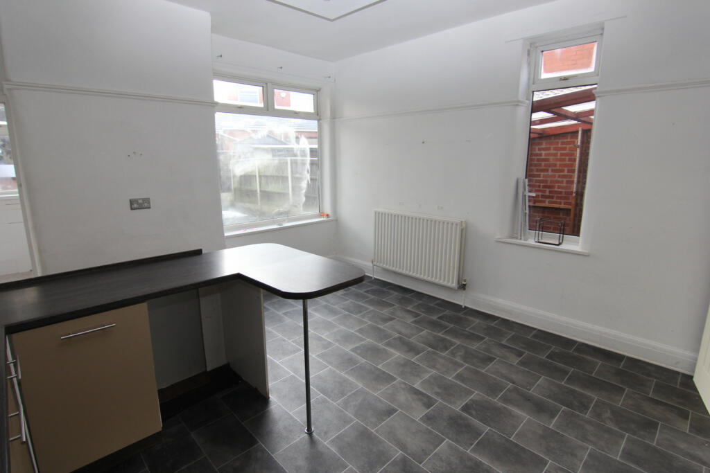 3 bed Semi Detached for rent in Denton. From Saltsman & Co Estate Agents Oldham 3 bed Semi Detached for rent in Denton. From Saltsman & Co Estate Agents Oldham