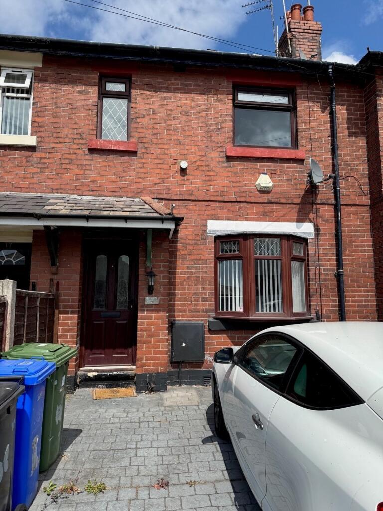 2 bed Mid Terraced House for rent in Dukinfield. From Saltsman & Co Estate Agents Oldham