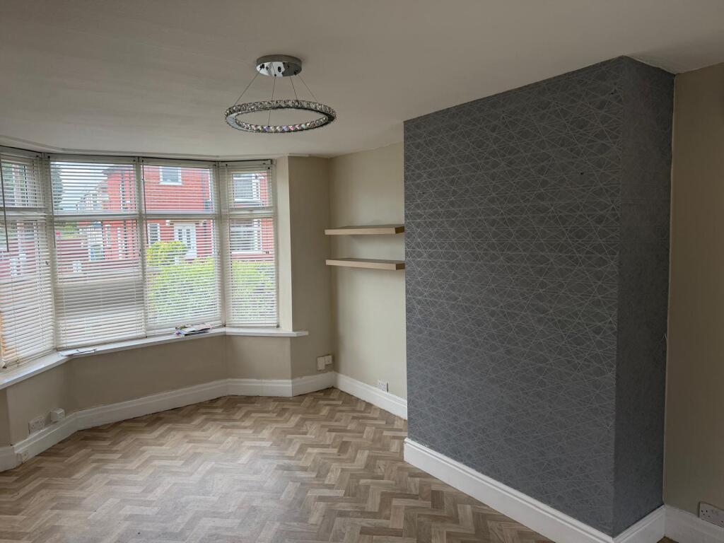3 bed Semi Detached for rent in Droylsden. From Saltsman & Co Estate Agents Oldham