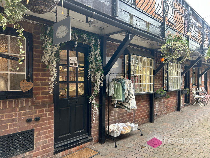 0 bed Retail Property (High Street) for rent in . From Hexagon Commercial Property