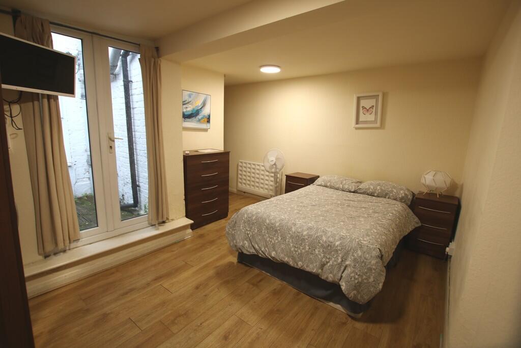 4 bed Studio for rent in London. From Empire Estates - North West London