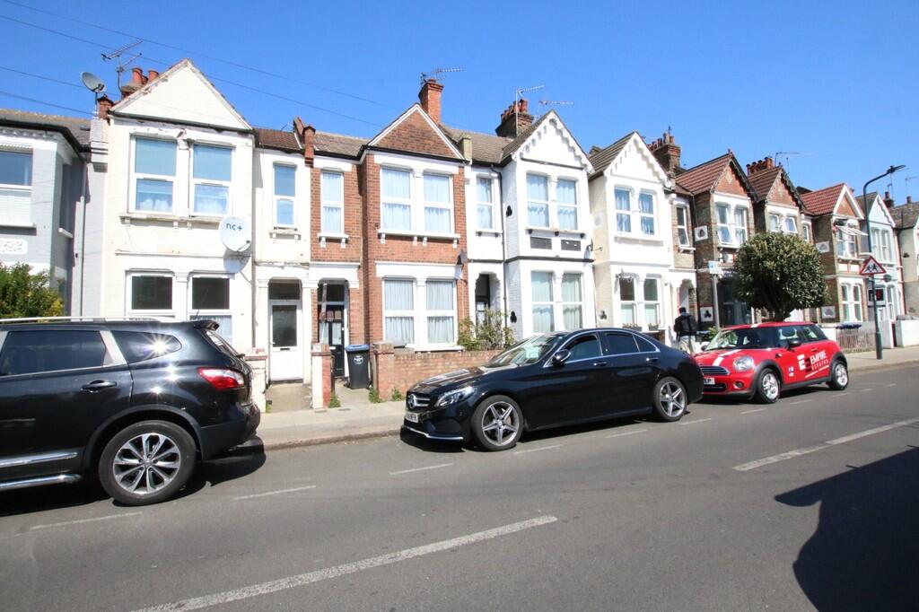 2 bed 1st Floor Flat for rent in London. From Empire Estates - North West London