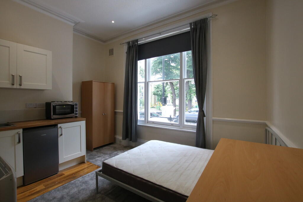 4 bed Studio for rent in London. From Empire Estates - North West London