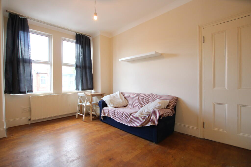 3 bed 1st Floor Flat for rent in London. From Empire Estates - North West London