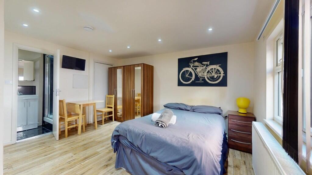 4 bed Studio for rent in Willesden. From Empire Estates - North West London