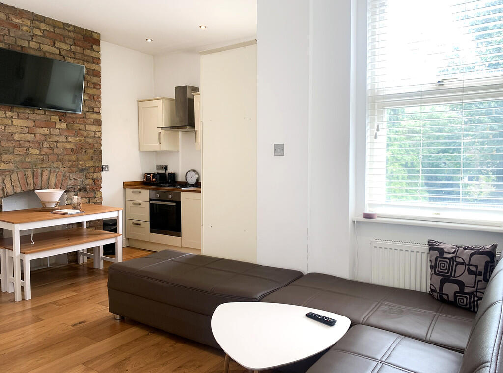 2 bed 1st Floor Flat for rent in London. From Empire Estates - North West London