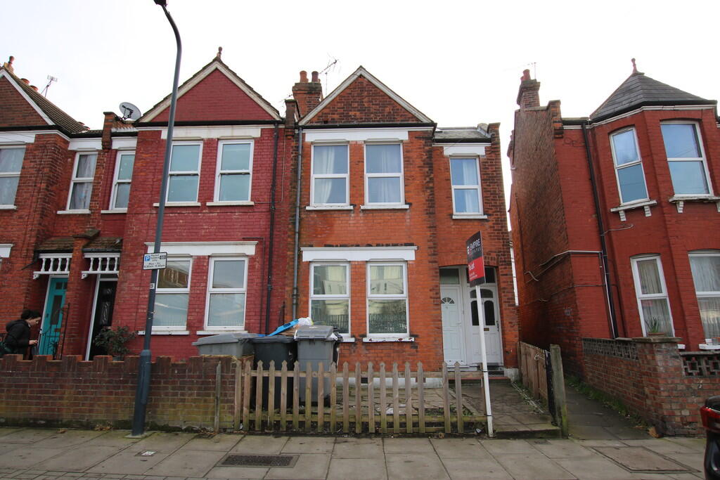 3 bed 1st Floor Flat for rent in Willesden. From Empire Estates - North West London