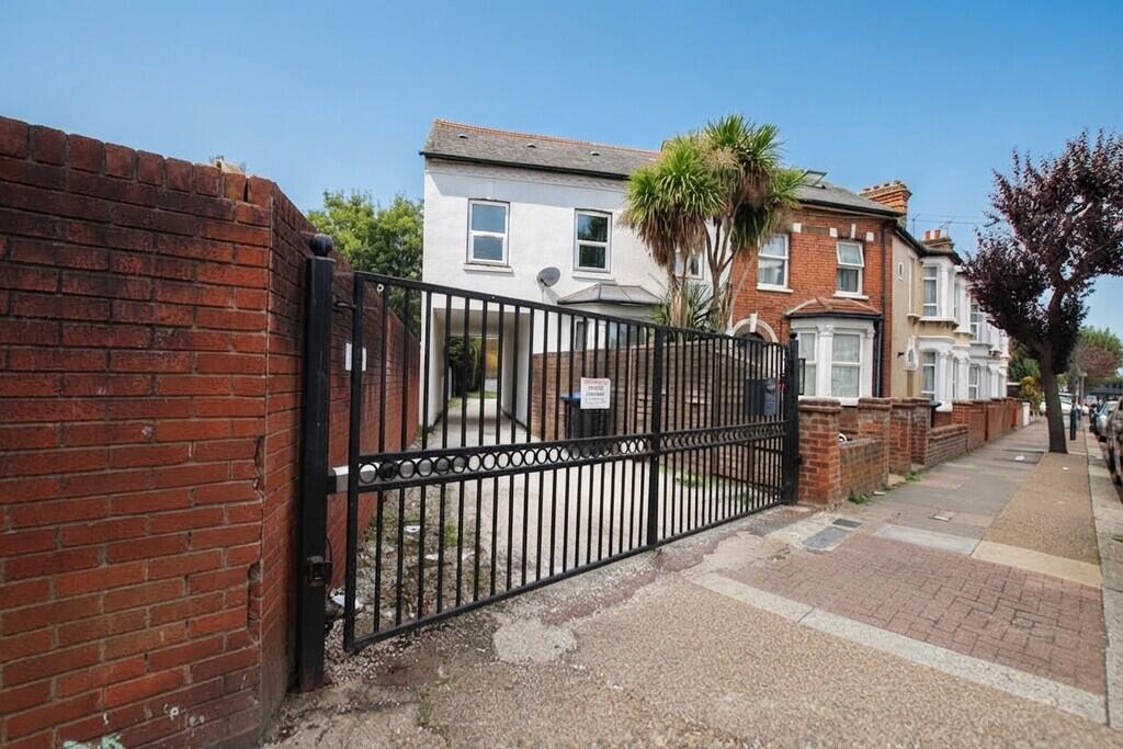 1 bed Apartment for rent in Willesden. From Empire Estates - North West London