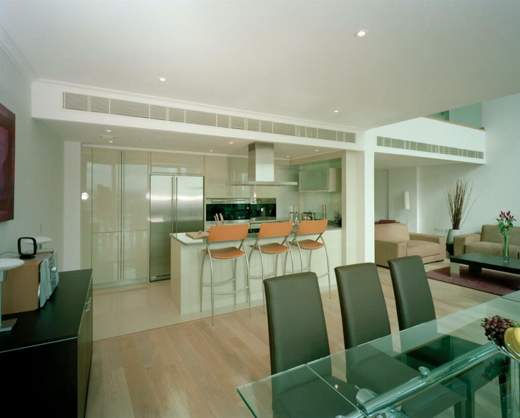 3 bed Penthouse for rent in Poplar. From Fisks London