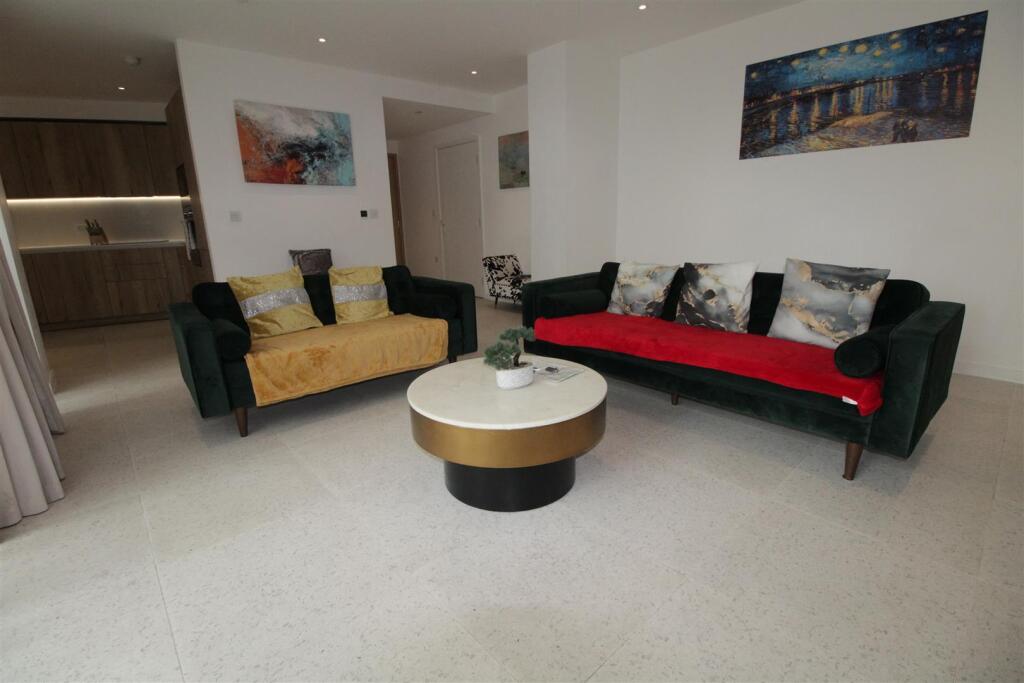 3 bed Apartment for rent in London. From Fisks Ltd - London