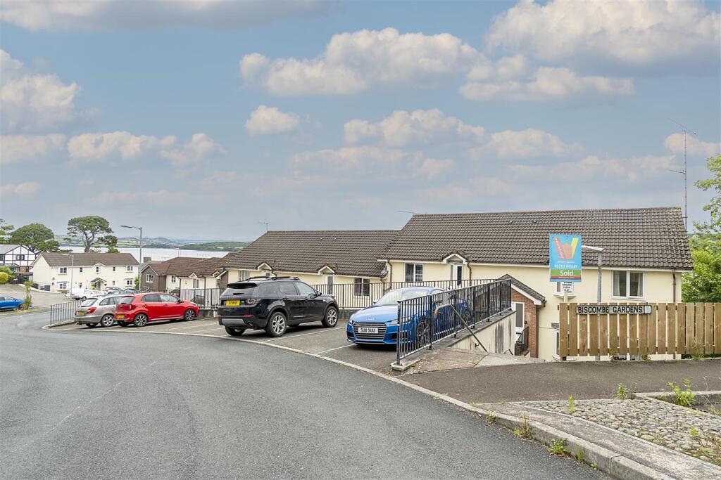 2 bed Apartment for rent in Saltash. From DC Lane - Plymouth 2 bed Apartment for rent in Saltash. From DC Lane - Plymouth