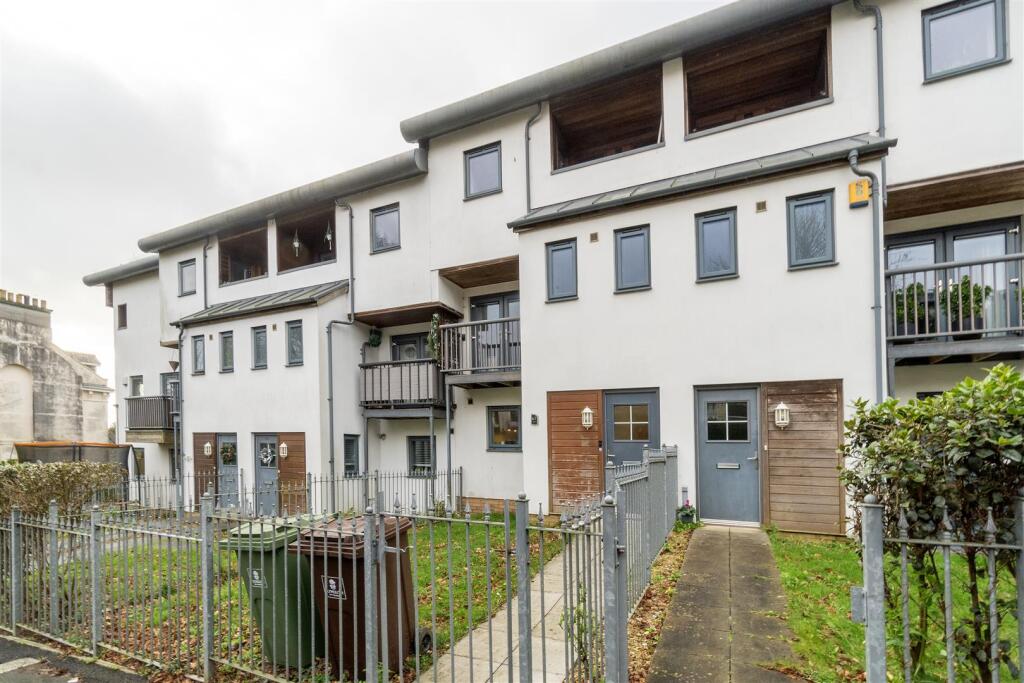 4 bed Detached for rent in Plymouth. From DC Lane - Plymouth